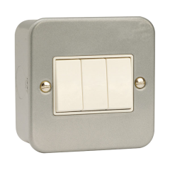 CL013 - Metal Clad Switch - 3 Gang 2 Way - 6Amp CL013 - Metal Clad Switch - 3 Gang 2 Way - 6Amp
