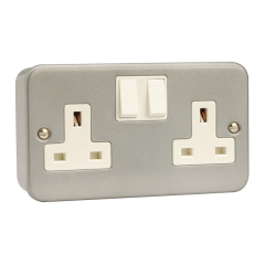 CL036 - Metal Clad Twin Switched Socket - Double Pole CL036 - Metal Clad Twin Switched Socket - Double Pole